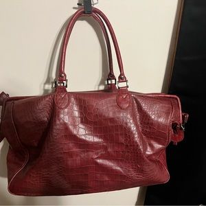 Gorgeous bag great for sleep overs, vacations or going to the gym in style